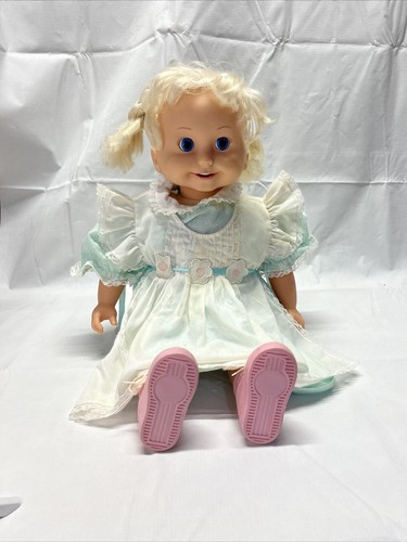 Cricket Mädchen sprechende Puppe mit Outfit, Schuhen und 1 Band - Vintage - bitte lesen