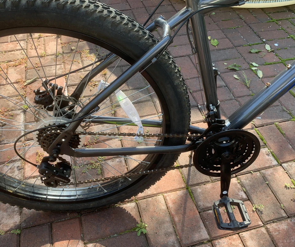 Bicicleta de montaña Mongoose Ardor 27,5”, neumático grueso de 7 velocidades - (SOLO RECOGIDA) Foto 4 de 4