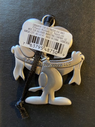 Adorno de peltre Snoopy Happiness Is You Peanuts sello bandera Navidad - Imagen 2 de 2
