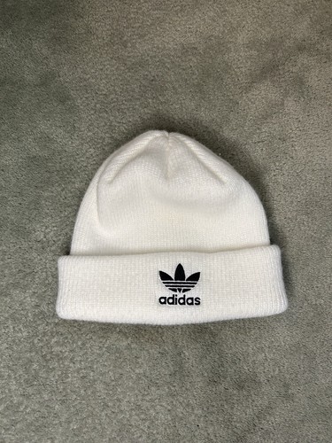 Adidas Damen Originals Trefoil Cuffed Beanie Mütze weiß mit schwarzem Logo