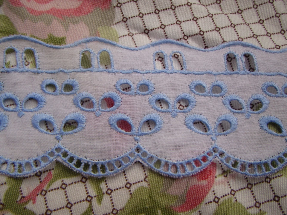 300 cm de dentelle ancienne broderie anglaise  passe ruban larg  4,8 cm coton - Photo 2/4