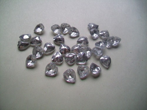 80 pcs. Vintage Faceted Glass Stones-Heart Shape-Crystal color-foil back-12x11mm - Picture 2 of 3