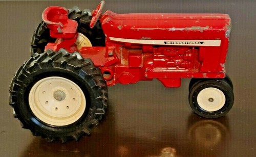 Vintage Ertl 1:16 Scale Tractor International I H Narrow Front Red USA - 第 1/8 張圖片