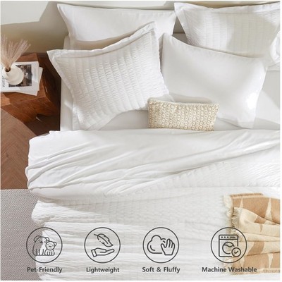 Stylish White Seersucker Bedding Collection