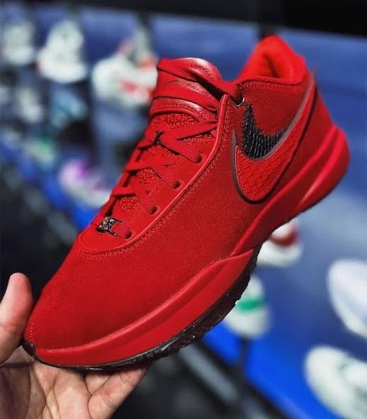 Las mejores ofertas en Liverpool F.C. x Nike LeBron 20 Red | eBay