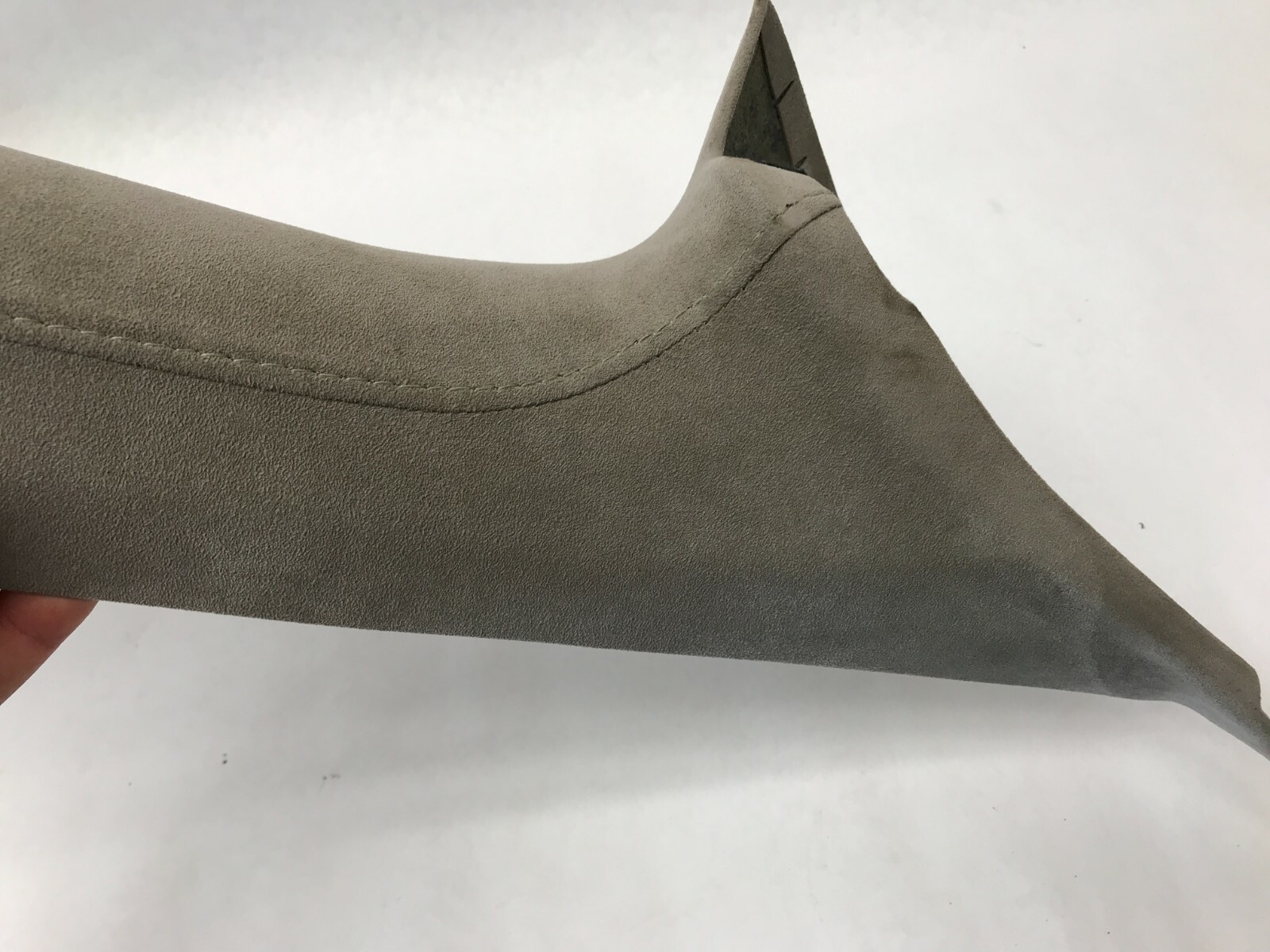 07-16 ASTON MARTIN V8 VANTAGE A PILLAR TRIM FRONT RIGHT PASSENGER SIDE OEM 