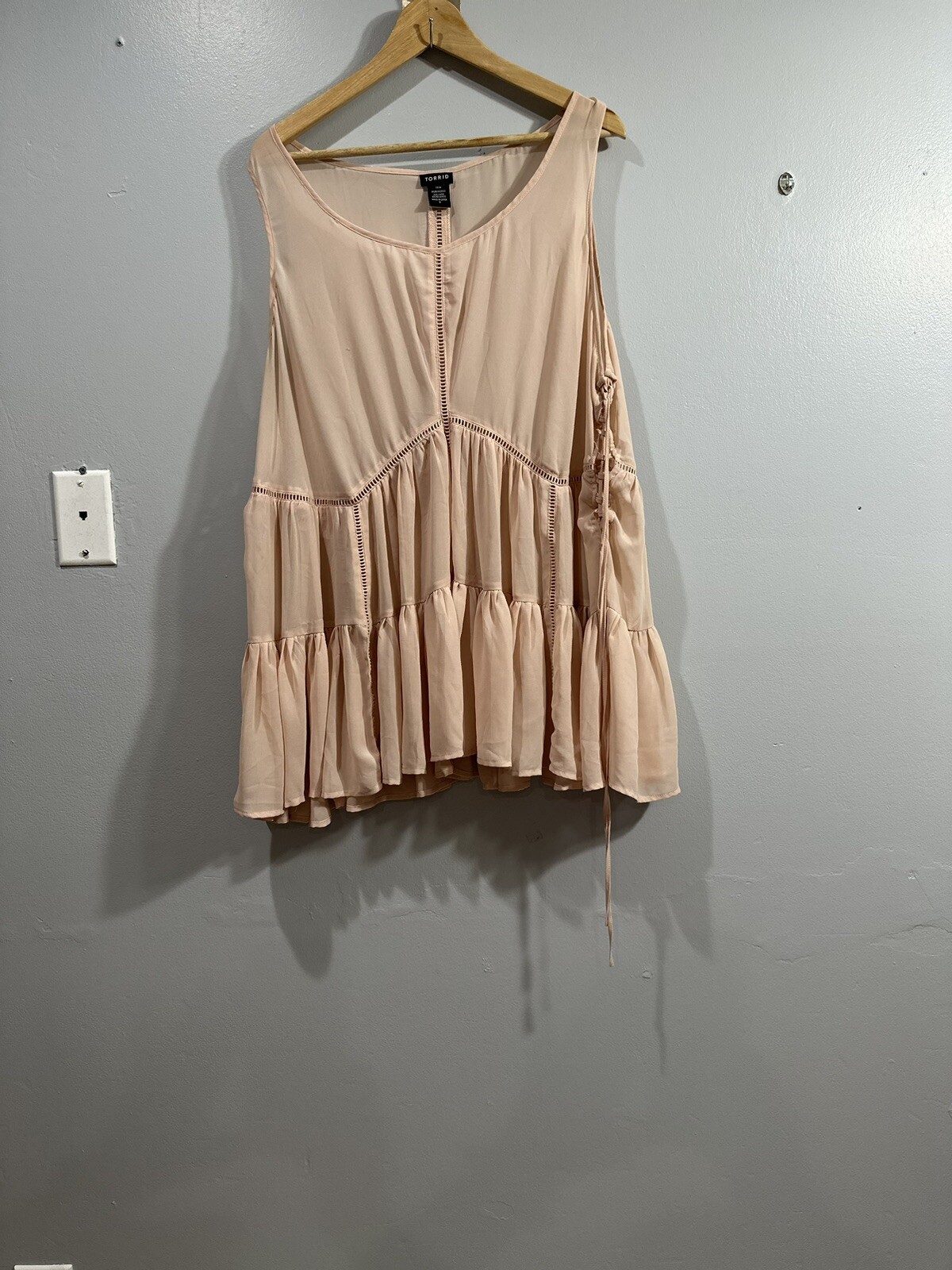 Torrid Women's Basic Pink Solid Polyester Round N… - image 1