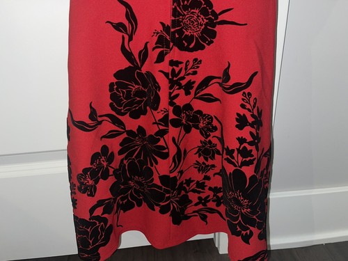 Neu mit Etikett Mädchen Amy Byer ärmelloses rotes Kleid mit schwarzen Veloursblumen Größe 8 - Bild 7 von 7