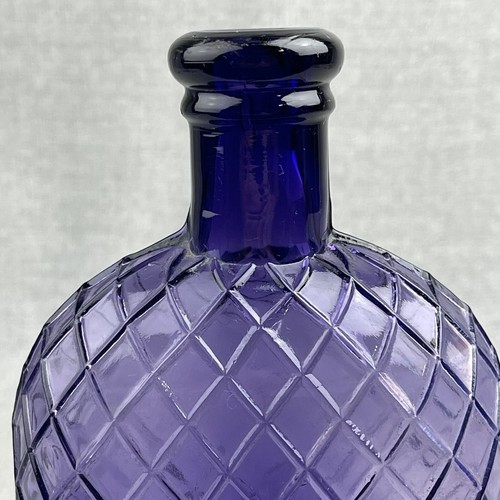 Botella de frasco de whisky amatista púrpura con patrón de diamante acolchado - Imagen 4 de 15