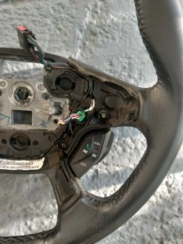 2014 ford focus steering wheel - Image 2 of 4