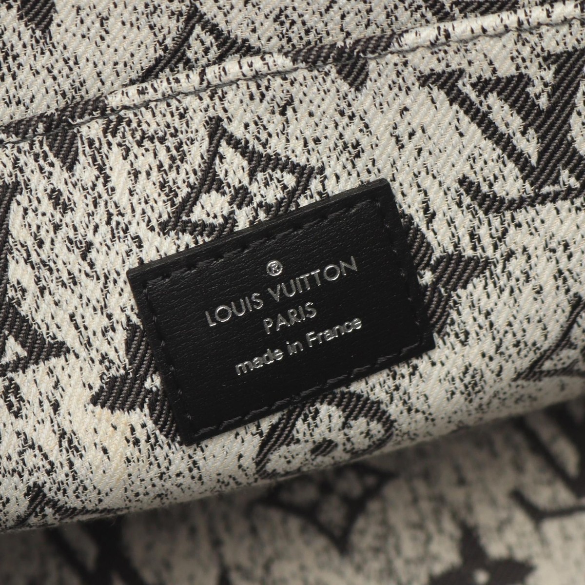 e9 LOUIS VUITTON フランス製　綿100%  チノパン　34 e9 LOUIS VUITTON フランス製 綿100% チノパン 34 e9 LOUIS