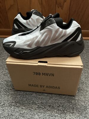 yeezy 700 mnvn sizing