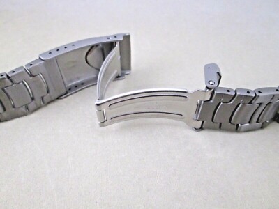 Genuine Casio Replacement Band for Paw1100t Titanium Paw1100 for
