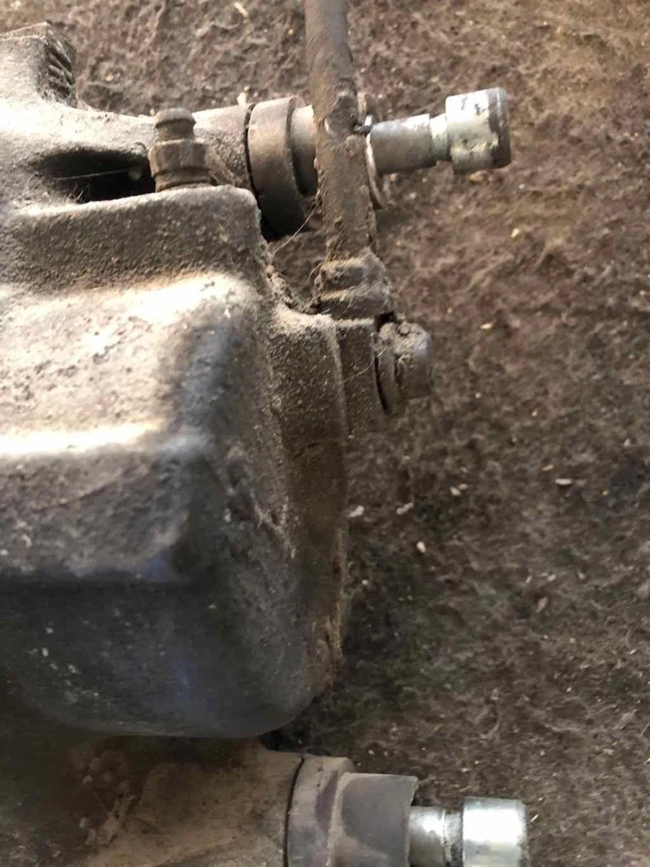 Chevrolet Tahoe 1995-2000 pinza freno de disco delantero lado del conductor izquierdo LH OEM Foto 3 de 4