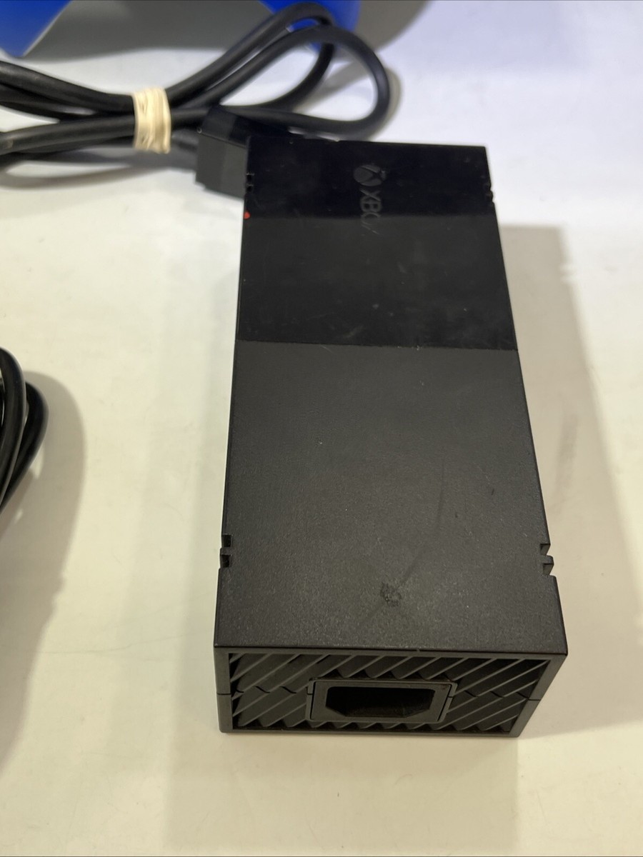 Microsoft Xbox One Model 1540 Black Console Bundle Lot W/5