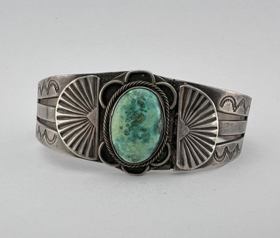 Vintage Fred Harvey era Bangle (ナバホ族) Vintage Fred Harvey Style Bangle (ナバホ族) NAVAJO 1930's
