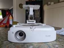 BenQ W1050 Projector 1080 Full HD DLP  2200 Lumens Inc Ceiling Mount Kit