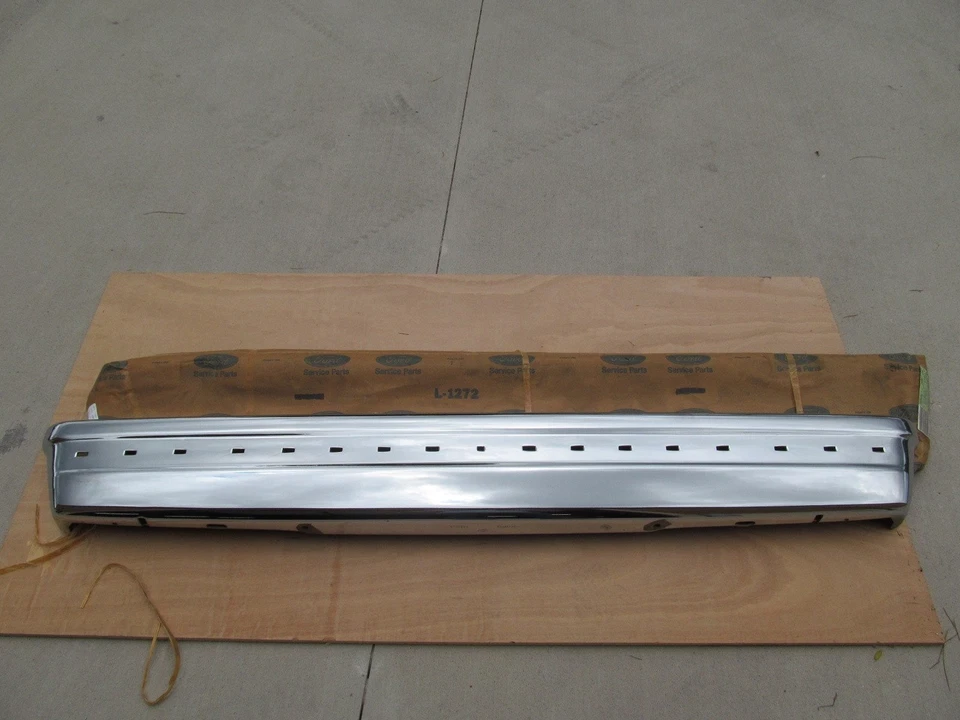 Parachoques trasero cromado 1988-91 LTD Crown Victoria nuevo original OEM Ford F0AZ-17906-A Foto 2 de 4