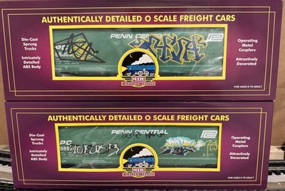 MTH Premier 20-97523 O Scale Penn Central Graffiti Hopper Set #888009 & #888242