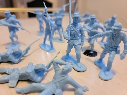 14 Blue Civil War Toy Soldiers Plastic Soldiers Light Blue Marx