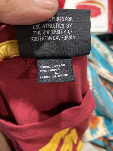 USC Trojans T-Shirt Embroidered Patch Logo Size L Red - Picture 4 of 4