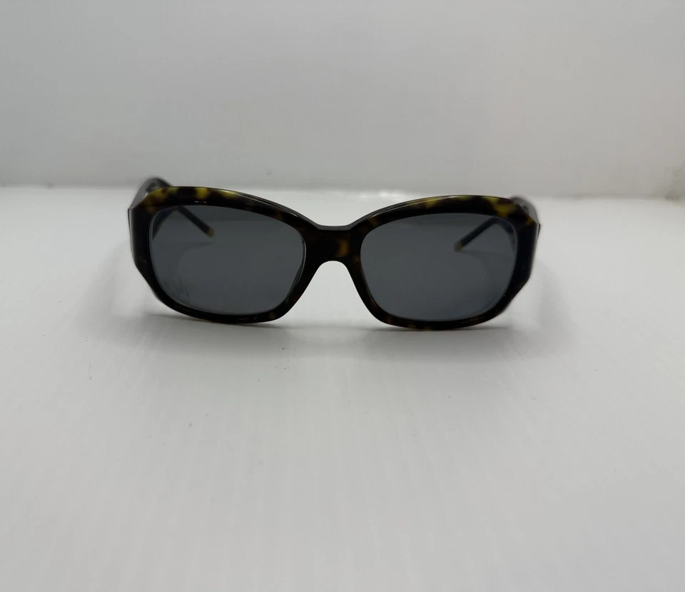 Marcos de gafas envolventes ovalados de tortuga de gran tamaño DKNY Foto 2 de 4