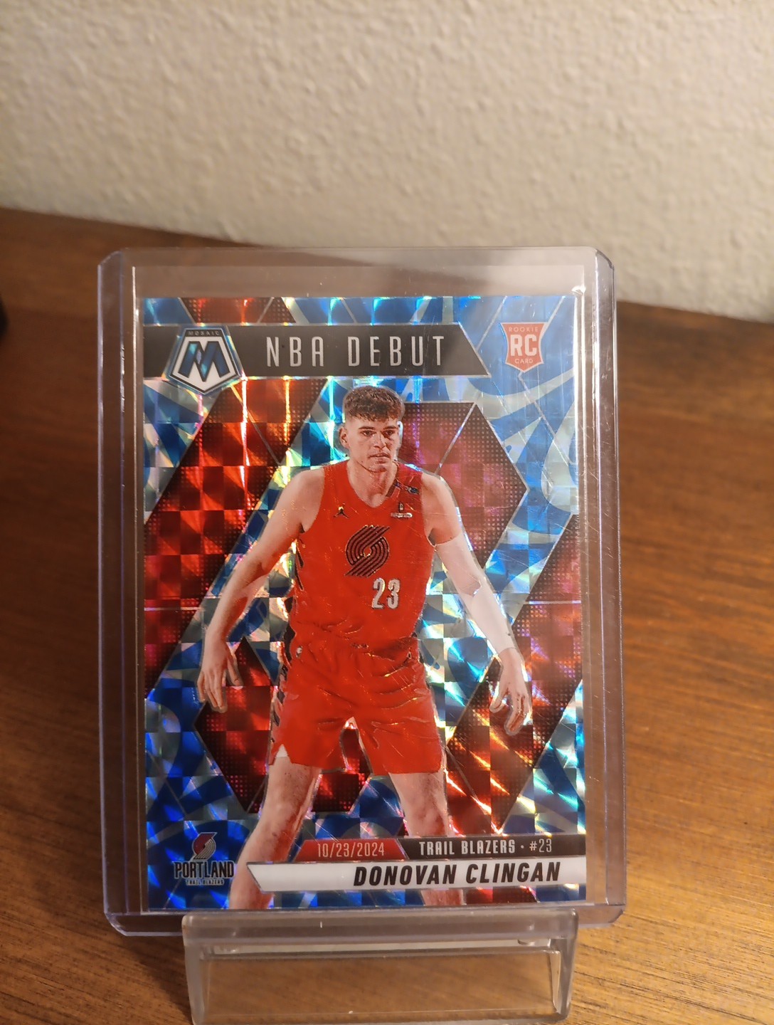 2024-25 Panini Mosaic - Rookies Donovan Clingan #261 Reactive Blue Mosaic Prizm