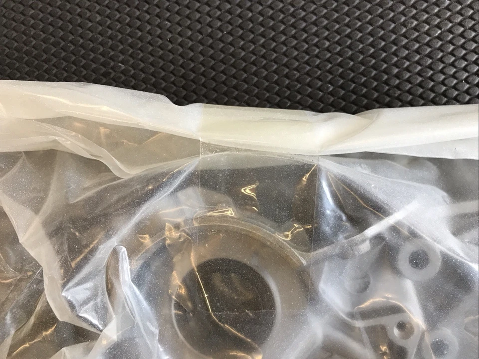 New Genuine Mazda Oil Pump Oil BP6D14100 / BP6D-14-100 OEM - Image 4 of 4