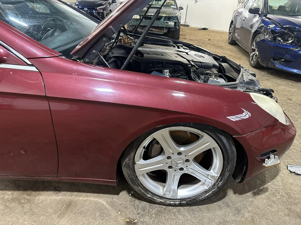 Used Front Right Fender fits: 2006 Mercedes-benz Mercedes cls-class 219 Type CLS Foto 3 de 4