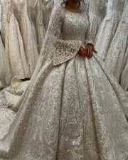 Luxury Muslim Long Sleeved Wedding Dress with Beaded Crystal Sequins Bridal Gown