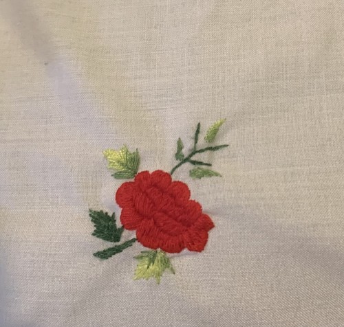 Hand Embroidered Red Rose Tablecloth From Portugal 🇵🇹 - Picture 4 of 5