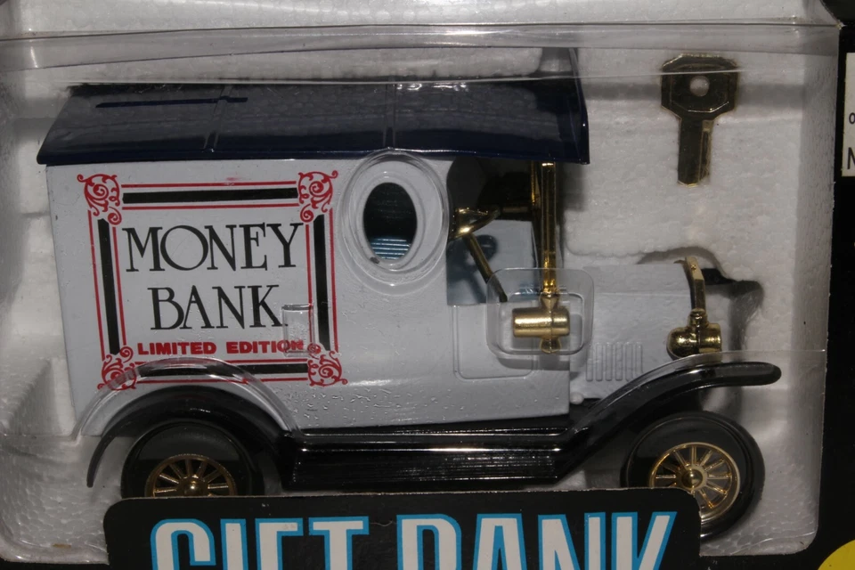 Golden Wheel Money Diecast Truck Bank, Boxed - Image 2 of 4