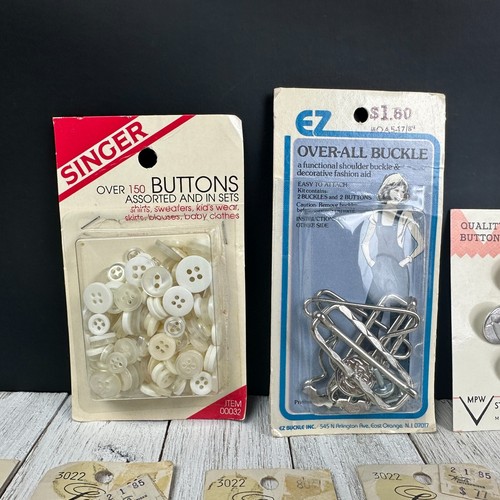 Vintage Button on Card Sewing Lot Deadstock 1940s 1950s 1960s 70s 80s+ Retro VTG - Picture 2 of 15