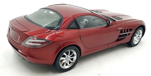 CMC 1/18 Scale Diecast M-045A Mercedes-Benz SLR McLaren 2003 - Red - Picture 3 of 7