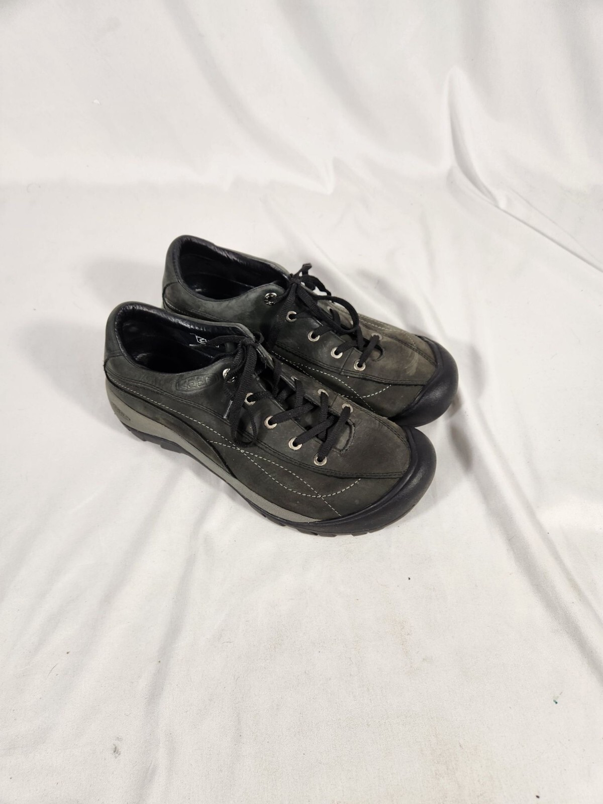 Scarpe da donna Keen Toyah nuove senza scatola escursionismo comode passeggio verde oliva EUR:40 5 US 10