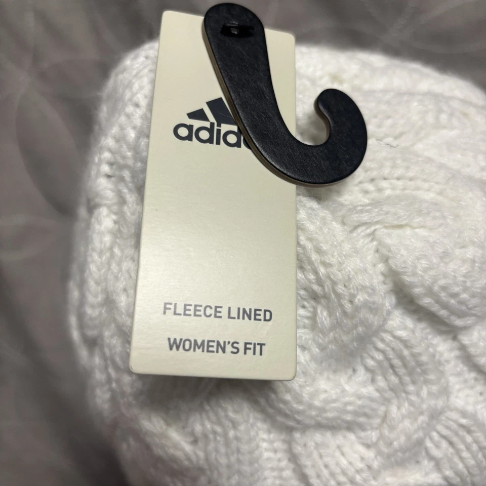 Nuevo con etiquetas Adidas Para mujeres Forrado de Vellón Sombrero Gorro Gorra Nuevo Ala Exterior OS Blanco Foto 2 de 4