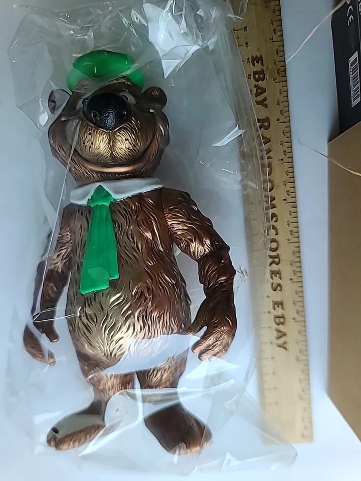 Nueva figura de vinilo Sofubi SFBI Yogi Bear Poplife Vivi Su Hanna Barbera edición limitada Foto 3 de 4