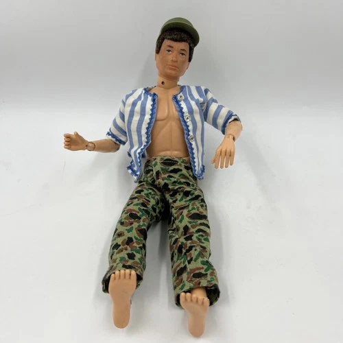 Vintage Hasbro 1964 GI Joe Action Figure - brown Hair - Read