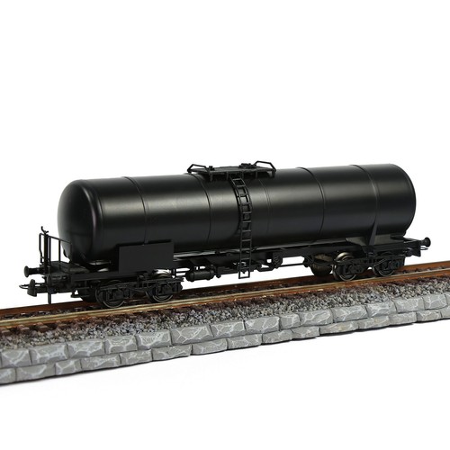 1 Unit Evemodel Train Tank Wagon Model Trains HO Scale 1:87 Oil Tank Car C8768 - Picture 18 of 32