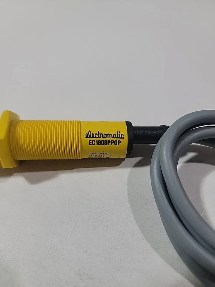 *USED* Carlo Gavazzi EC1808PPOP Proximity Switch Capacitive Electromatic - Image 3 of 4