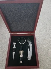 Elegant 4-in-1 Wine Accessories Gift Set - stainless steel, In Box