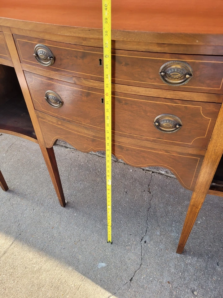 HERMOSO aparador buffet antiguo estilo federal con incrustaciones de caoba 60" W×38" T×22" D Foto 3 de 4