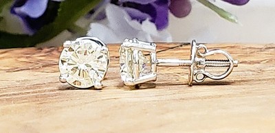 14K White Gold Round Shape Natural Diamond Stud Earrings. GIA Certified
