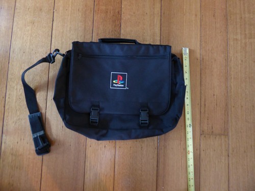 Unbenutzte Sony Play Station Umhängetasche an Anbieter beim Start übergeben - Bild 3 von 7