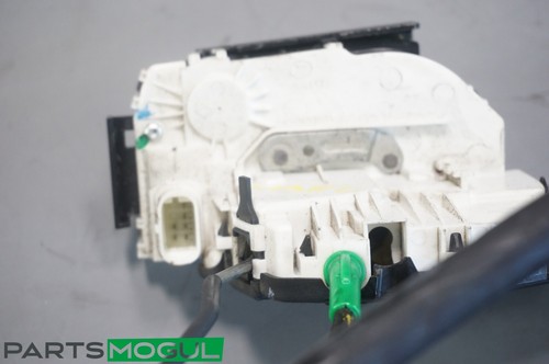 Actuador de cierre de cerradura de puerta trasera izquierda Maserati Quattroporte S 2014-2017 1359 OEM - Imagen 5 de 8