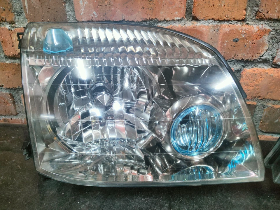 GENUINE Nissan X-Trail Xtrail NT30 HID Head Lights Lamps 1 Pairs Left And Right - Image 2 of 4