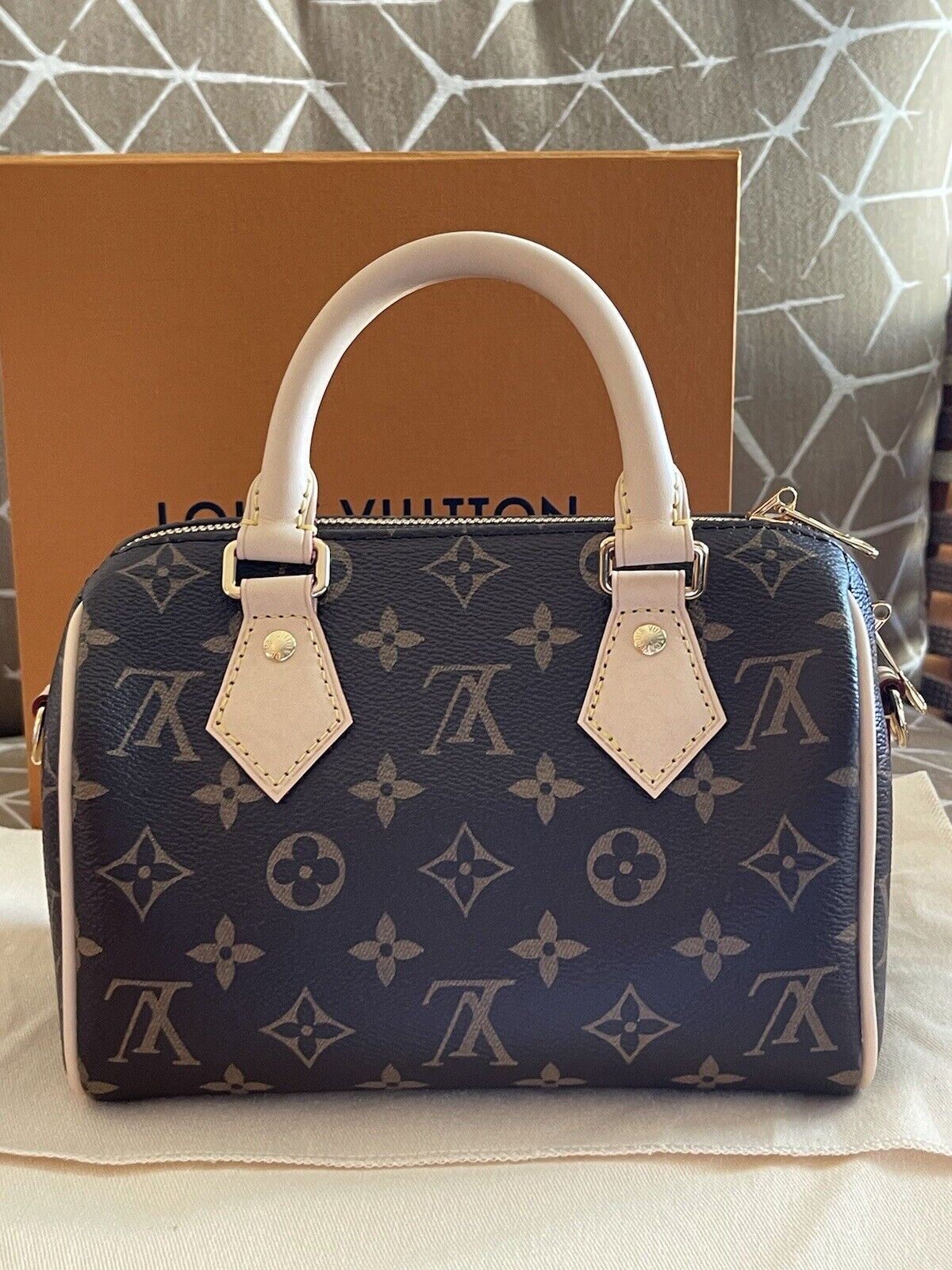 Louis Vuitton M45948 SPEEDY BANDOULIÈRE 20 Satchel Crossbodybag BNIB Made  in USA