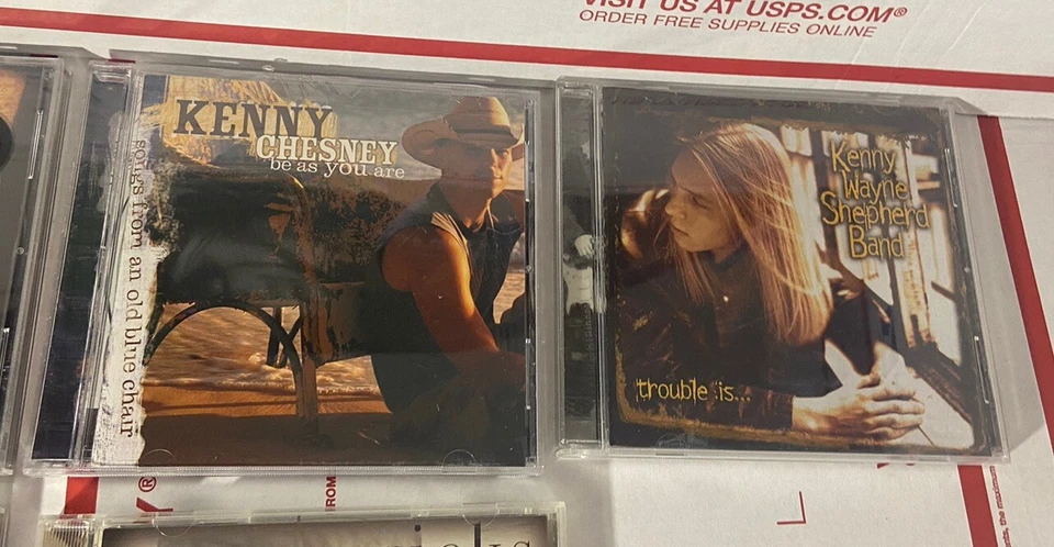 Lot of 13 Country CD's Dixie Chicks, Terri Clark, Trisha Yearwood, Kenny Chesney Foto 3 de 4