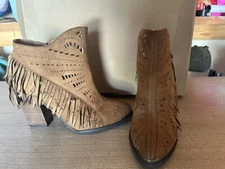 NEW Not Rated FIERCE FRINGE Women's Winter Ankle Boots Tan Bootie Shoes Size 7.5