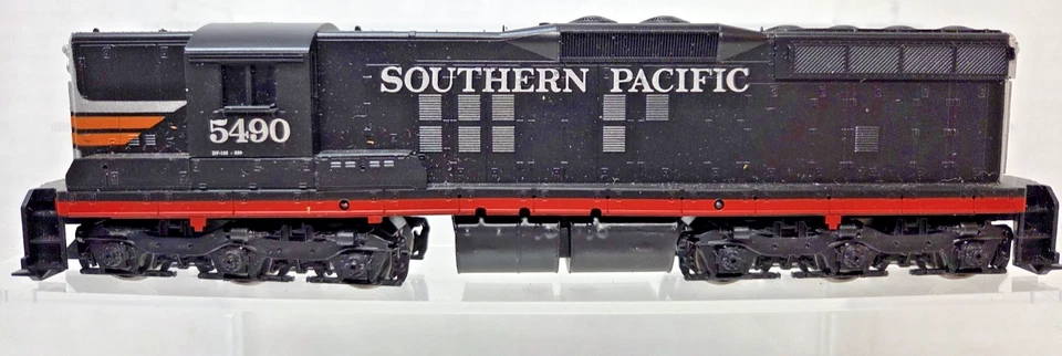 Athearn HO Southern Pacific SP 5490 Black Widow SD9 Powered 3807 Locomotive - Image 3 of 4